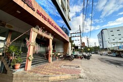 HOTEL MAA JAGDAMBA PALACE