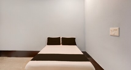 SPOT ON Royal Palace Room Type - SPOT ON NON-AC