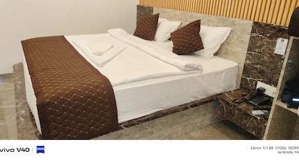 SAIDEEP LODGING Room Type - Deluxe Room with King Bed