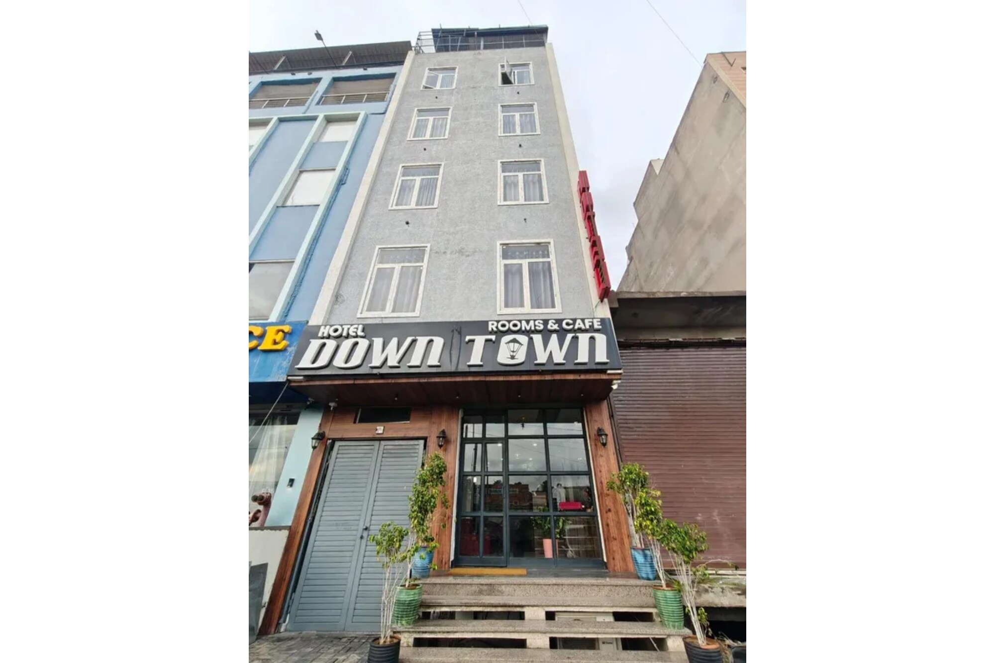 FabHotel Down Town - Tap to explore photos