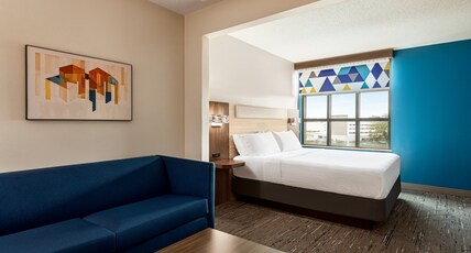 Holiday Inn Express & Suites MOBILE WEST - I-10 Room Type - 1 King Standard Sofa Bed Holiday Inn Express & Suites MOBILE WEST - I-10 Room Type - 1 King Standard Sofa Bed