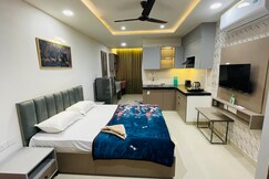 The City Nook - Solitaire Suites