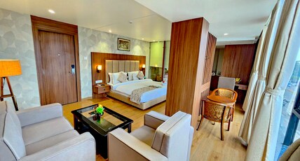 Hotel Ramta Continental Room Type - PRESIDENTIAL SUIT WITH JACUZZI