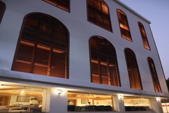 HOTEL METRO PRIME