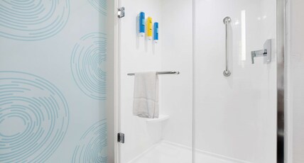 Tru by Hilton Chapel Hill Room Type - 1 KING HEARING ACCESSIBLE