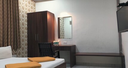 Hotel Ashoka Grand Room Type - Deluxe AC Room