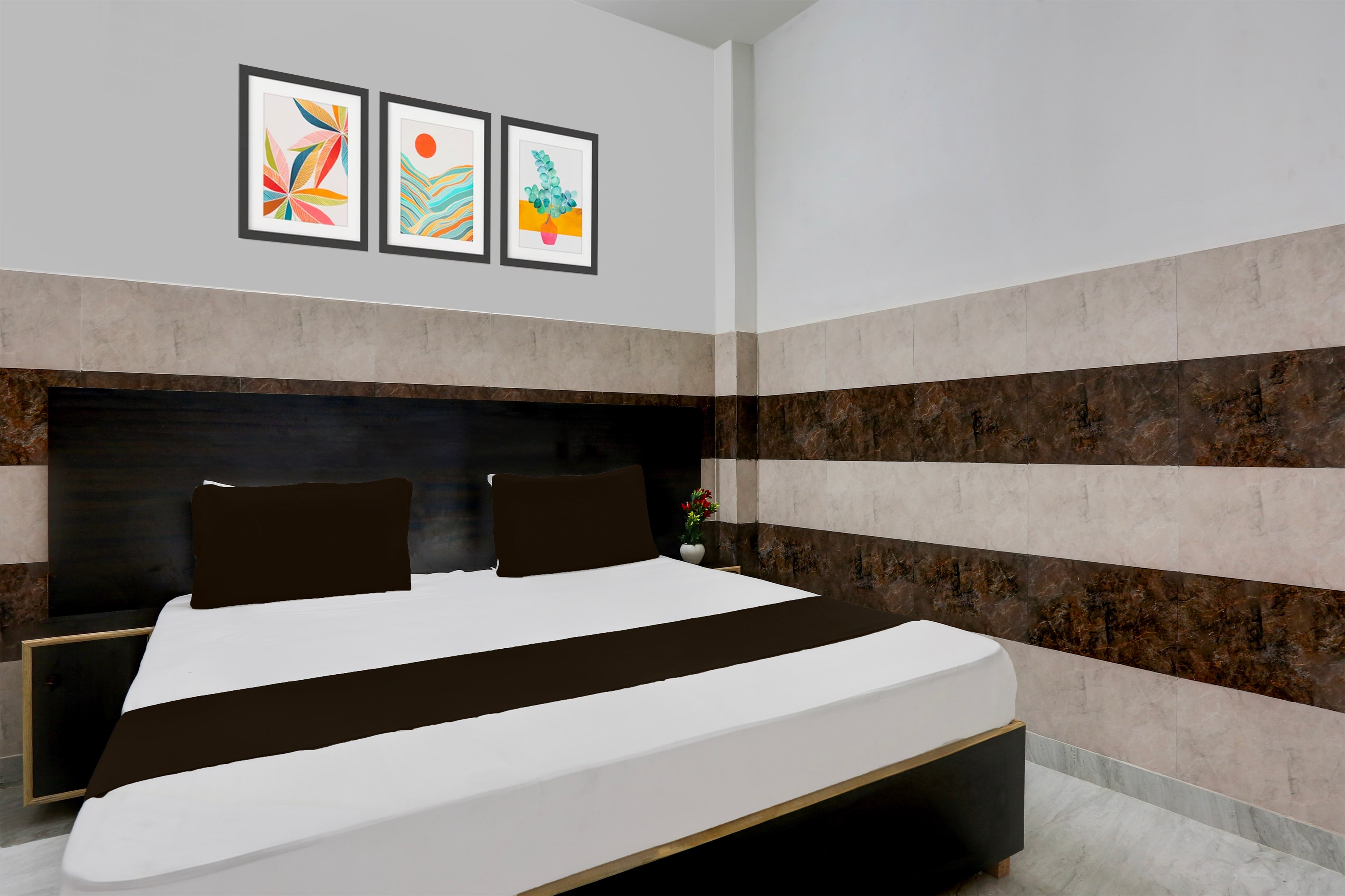 Hotel O Diamond Inn - Tap to explore photos