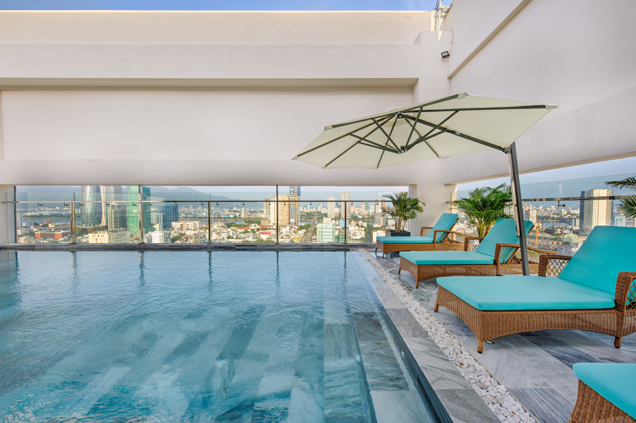 G8 Luxury Hotel Da Nang - Tap to explore photos