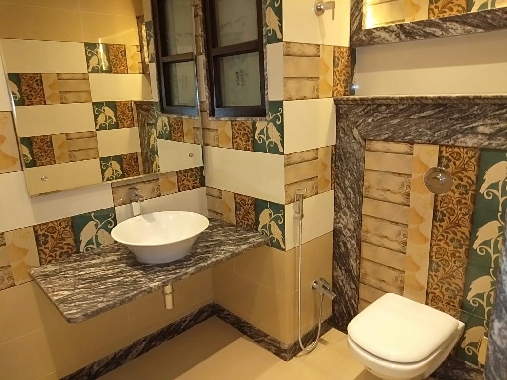 Hotel Varanasi Heritage - Tap to explore photos