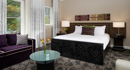Kimpton Hotel Vintage Seattle, an IHG hotel Room Type - 1 King Premium City View Sofa Bed Kimpton Hotel Vintage Seattle, an IHG hotel Room Type - 1 King Premium City View Sofa Bed