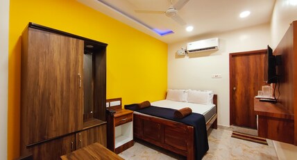 Crown Hotel Room Type - Premuim AC