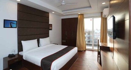 Hotel Florence and Banquet Room Type - Suite Room With Balcony Hotel Florence and Banquet Room Type - Suite Room With Balcony