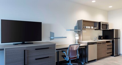 Home2 Suites by Hilton East Haven New Haven Room Type - 1QN ACC TUB 1 BDRM SUITE