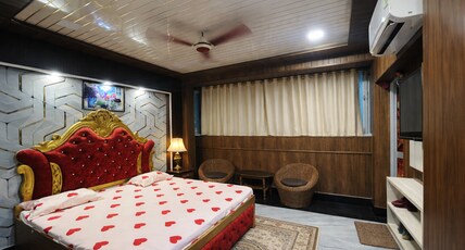 Hotel Maharaja Palace Room Type - AC ROOM