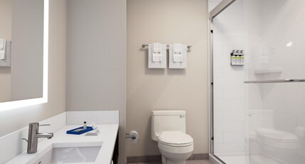 Holiday Inn Express Evansville West, an IHG Hotel Room Type - 1 King Bed Standard