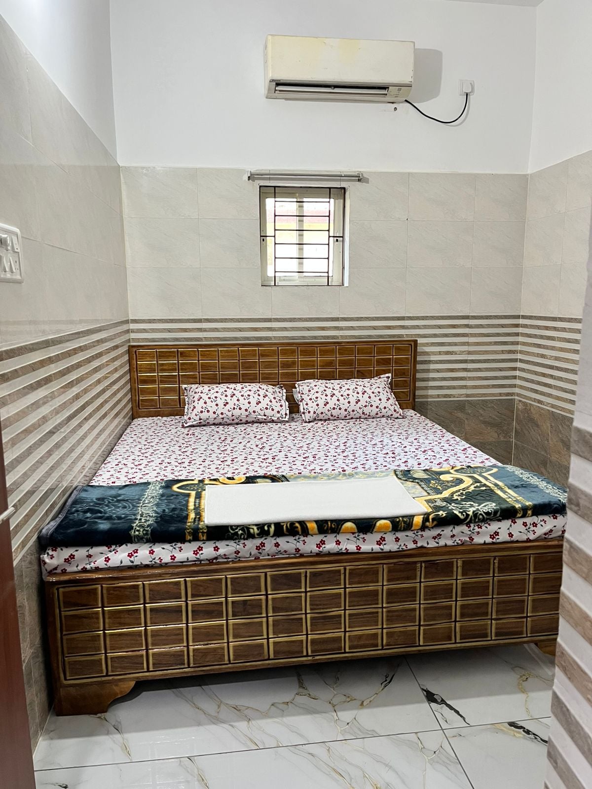 Hotel Sujata Villa - Tap to explore photos