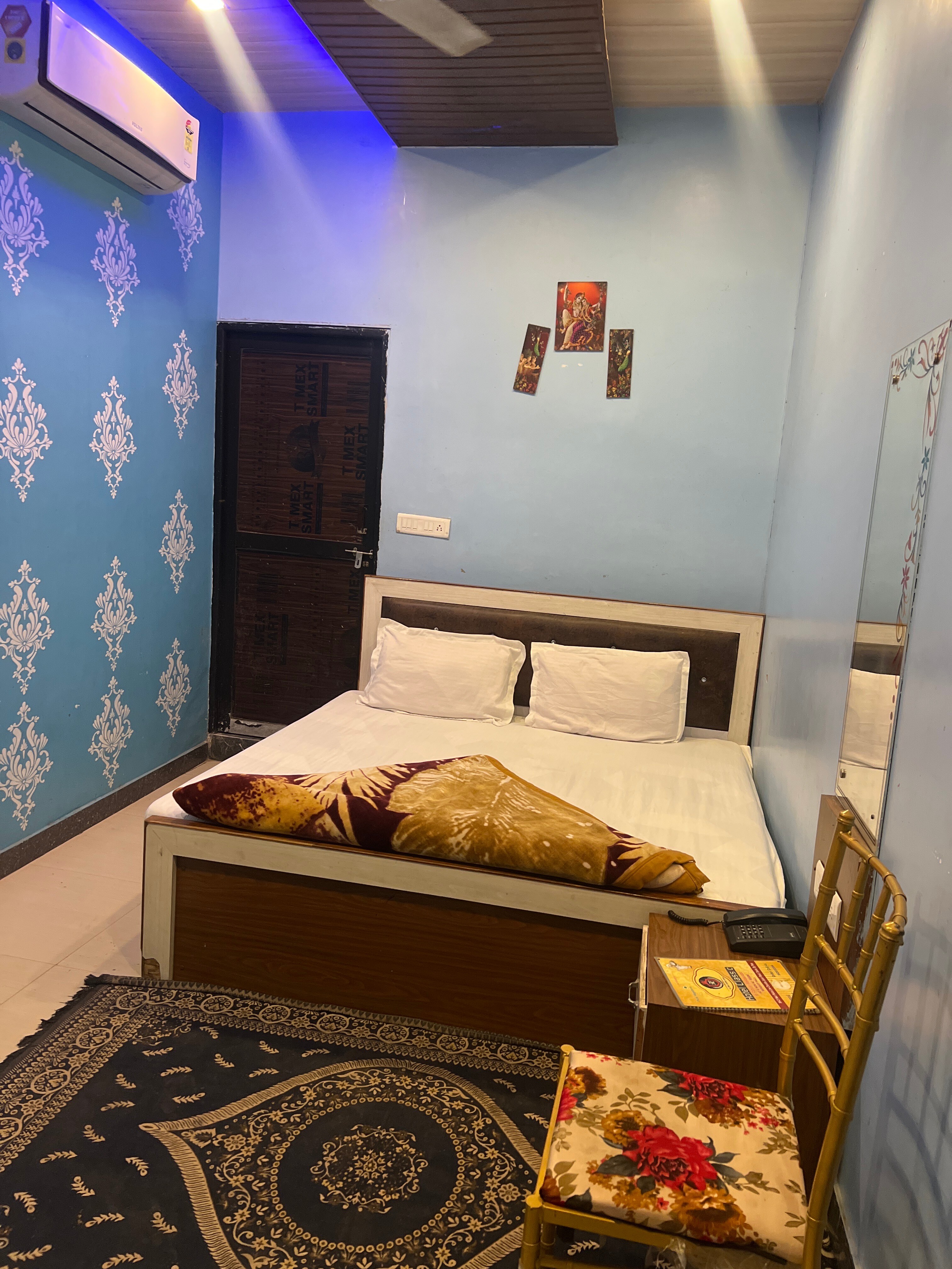 Hotel classic - Tap to explore photos