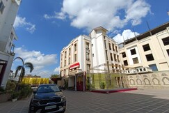 THE GRAND UTSAV MOTEL & CHATORI RESTURENT