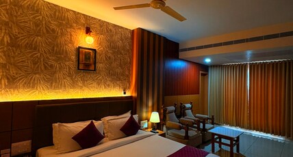 HOTEL FLORAL PALACE Room Type - Suite Room
