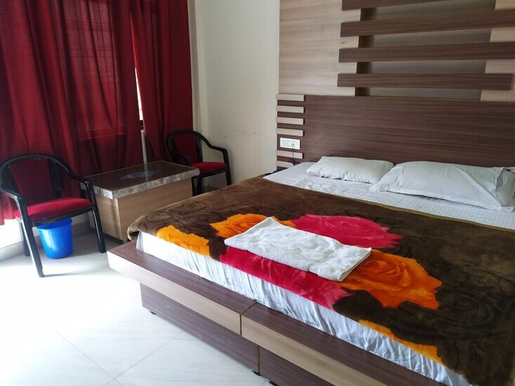 AR Mountain Breeze Home Stay - Tap to explore photos