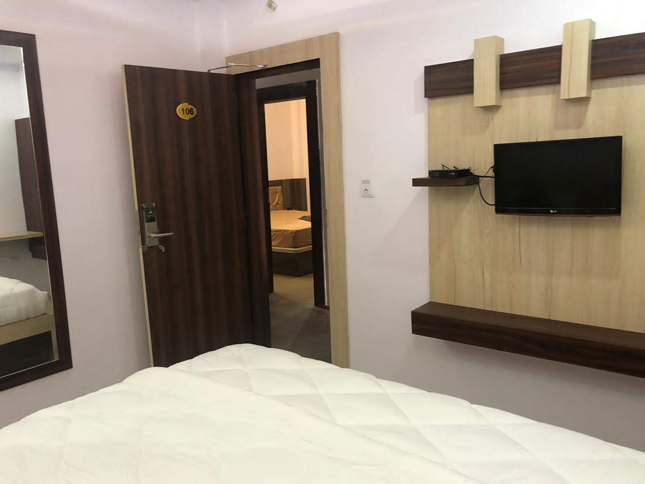HOTEL MAHESHWARI - Tap to explore photos