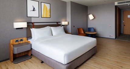 voco CHIAYI Room Type - 1 King Premium Accessible