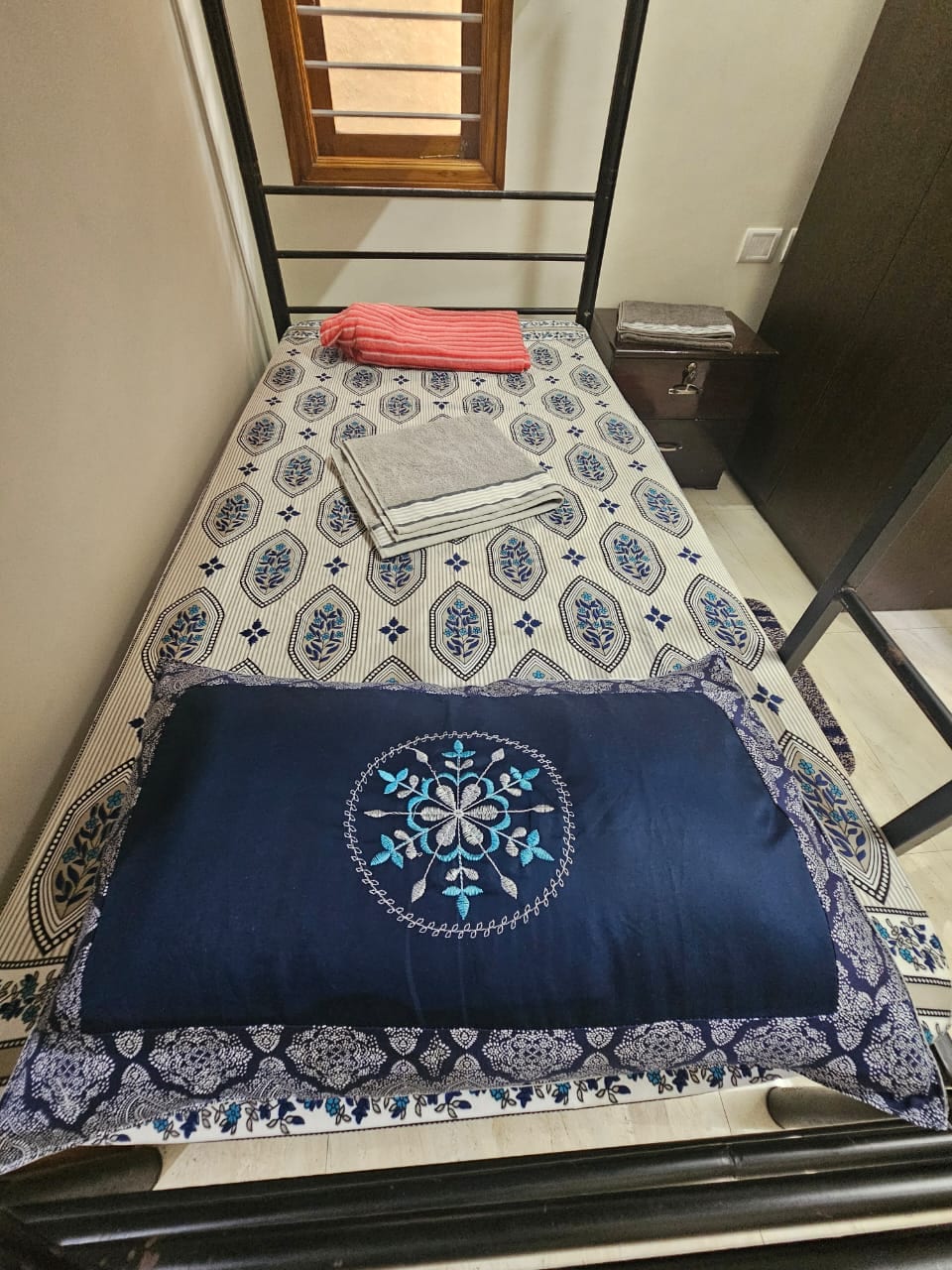 Charming 2 BHK Retreat in Yelahanka - Tap to explore photos