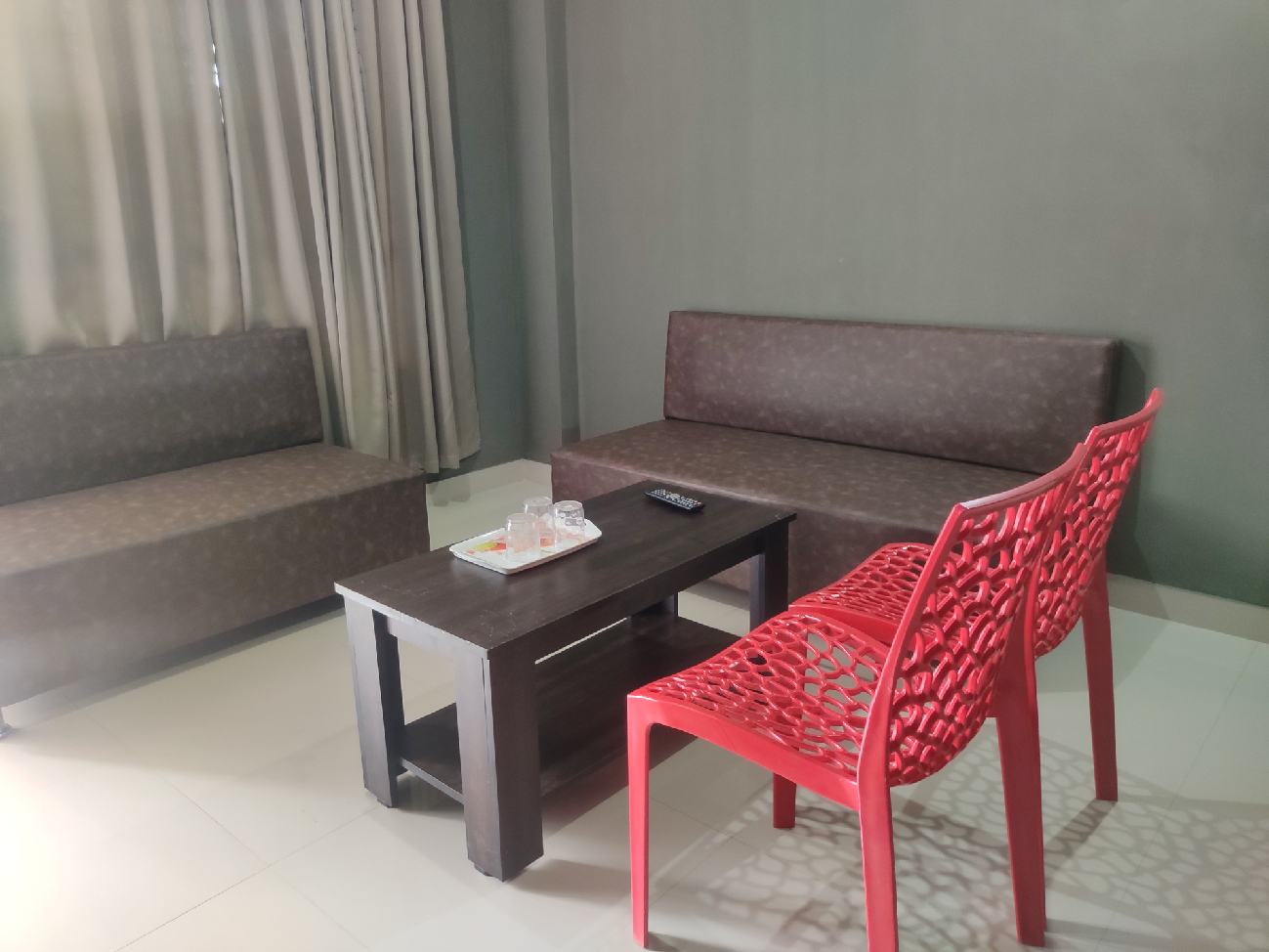 Riverside Holiday Home | Apartment Units - Tap to explore photos