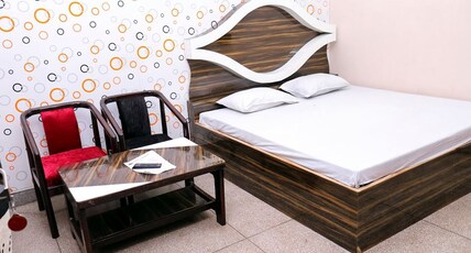 HOTEL SAMRAT Room Type - Deluxe Room