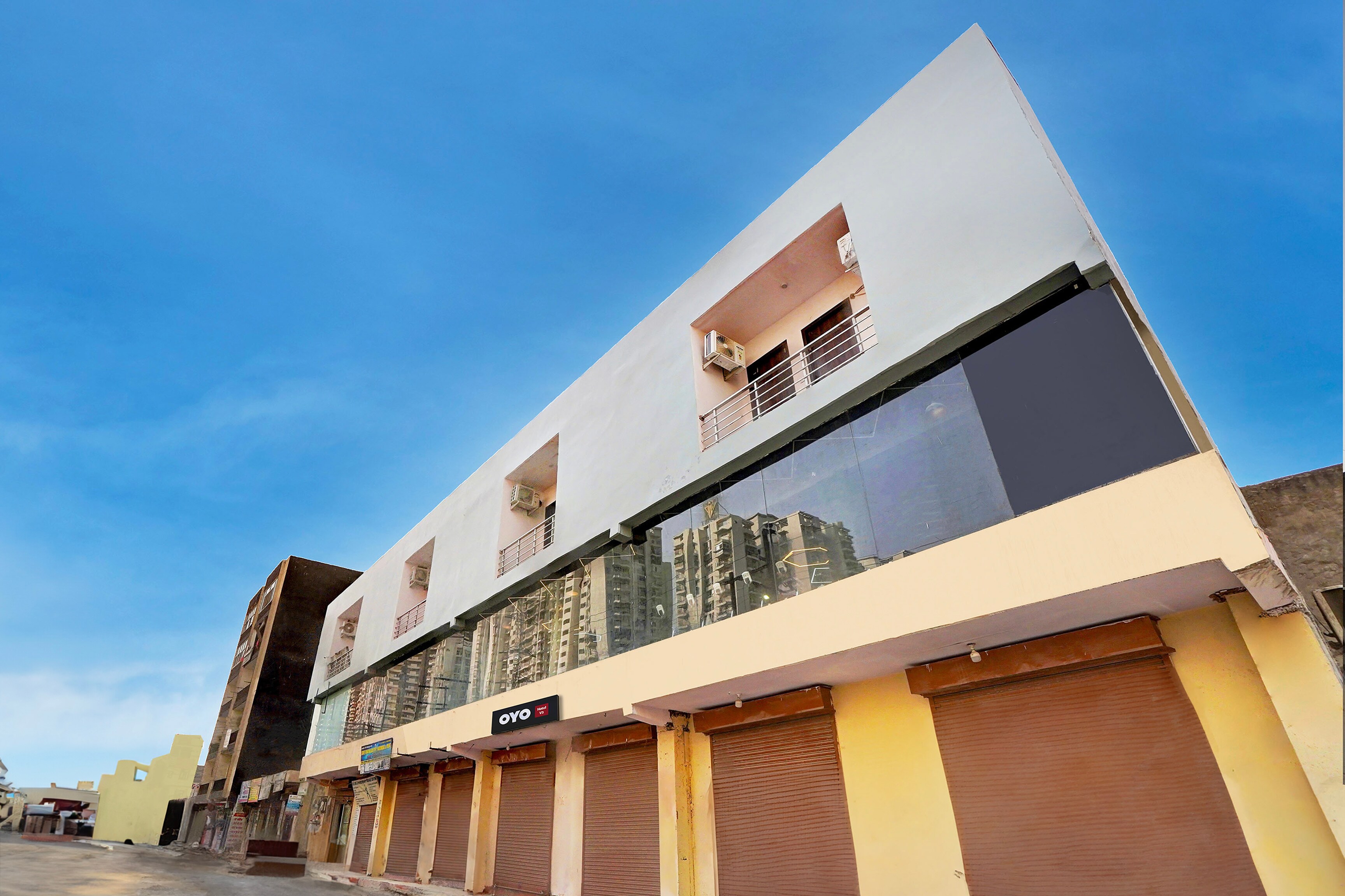 Hotel O The Hotel V3 - Tap to explore photos