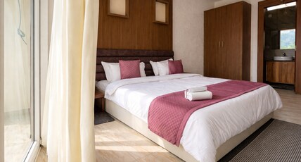Xenious Opulent Hamirpur Room Type - Lighting Deal at Alivaa - Limited Time Offer