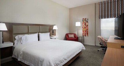 HAMPTON INN GLENDALE PEORIA Room Type - 1 KNG ACCESSIBLE TUB NS