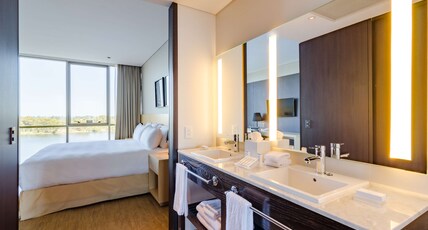 Hampton by Hilton Montevideo Carrasco Room Type - 1 KING BED SUITE ROOM N S