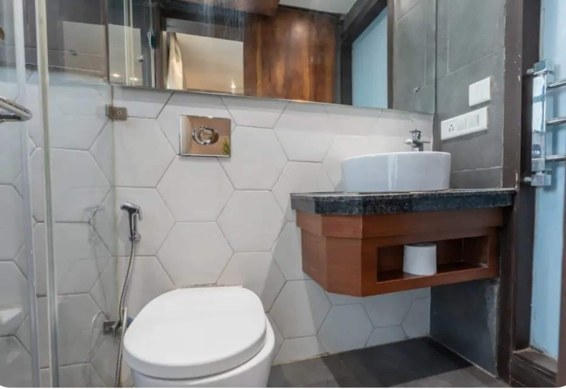 jacuzzi apartment in gurgaon - Tap to explore photos