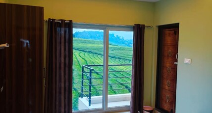 Rose Garden Enclave for Families and Executives Room Type - Deluxe double room  with balcony