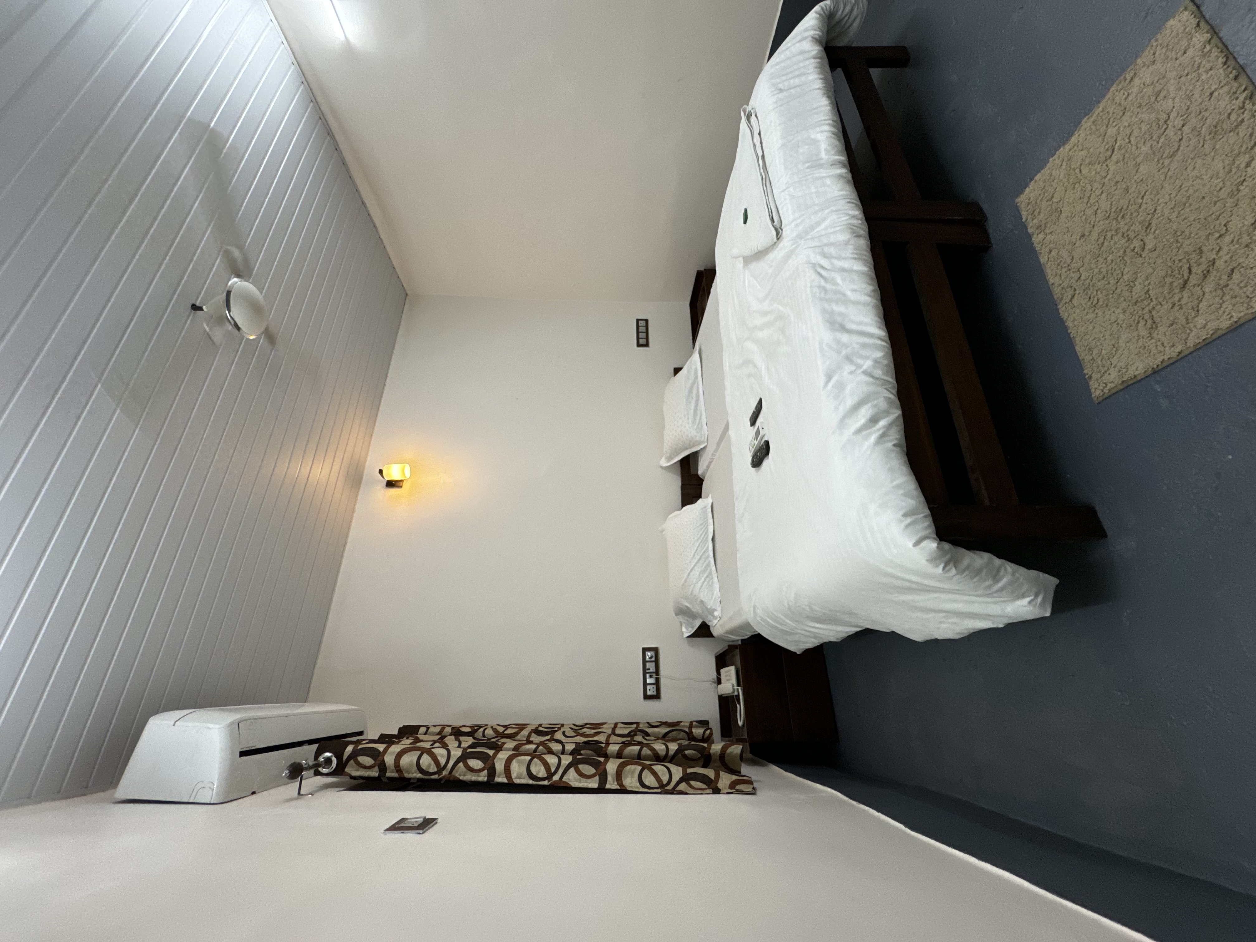 Hotel Holiday Home - Tap to explore photos