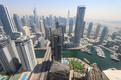 ELIVAAS Curated High Floor 2B Marina View | Walk to Beach