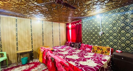 Hotel Island Srinagar Room Type - Economy Room