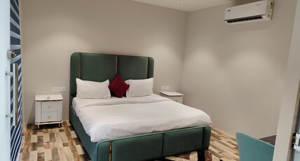 Rivaz Hotel and Restaurant Room Type - Super Deluxe Room