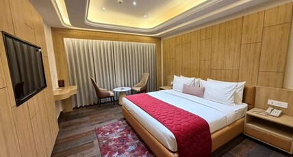 The Mahanta Hotel and Resort Room Type - Deluxe Room with City View
