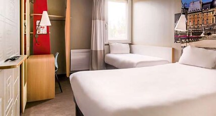 ibis Marne La Vallee Emerainville Room Type - Room with 1 double bed and 1 rollaway bed