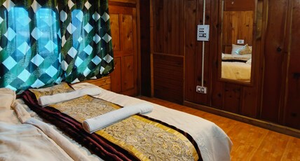 Oran Stays Shoja Room Type - Standard King Room