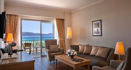 Radisson Blu Resort & Spa, Cesme Room Type - Suite - Sea View amp; Balcony