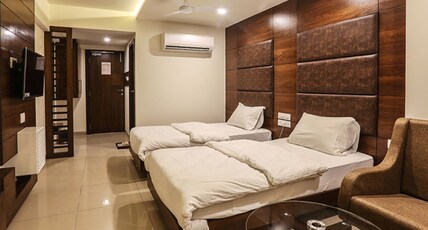 Hotel Alankar Vadodara Room Type - Executive Twin Bed Room (Unmarried Couple Not Allowed) Hotel Alankar Vadodara Room Type - Executive Twin Bed Room (Unmarried Couple Not Allowed)