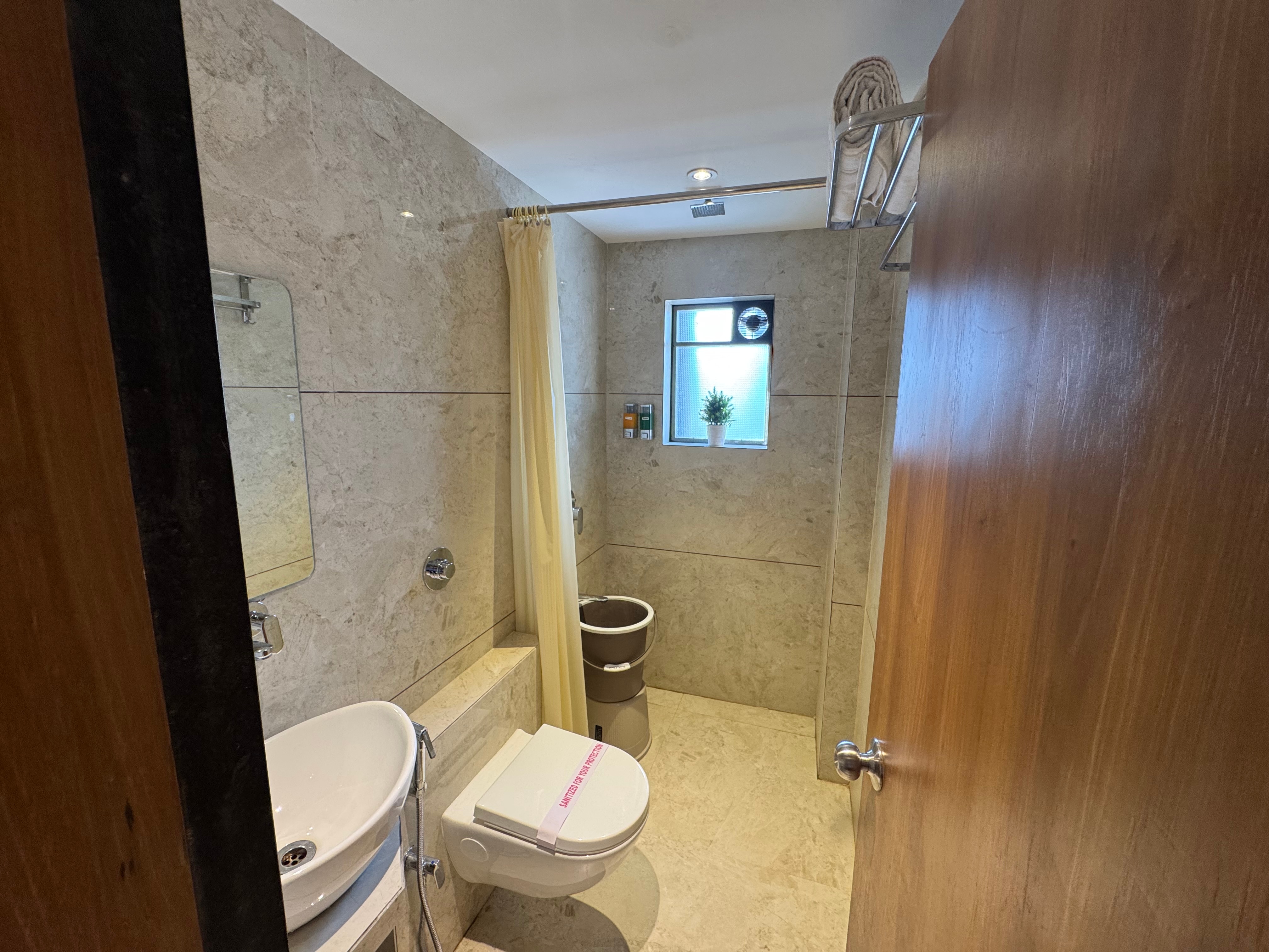 Hotel Sai Seeta Palace - Tap to explore photos