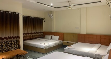 Empire Hotel Room Type - Family AC Six Bed