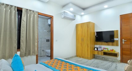 Hotel Param Continental Room Type - Deluxe Double Studio