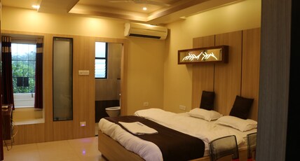 SWAGAT INN Room Type - Deluxe Room