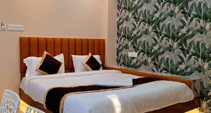 ROYAL GRAND INN Room Type - Deluxe Ac Room