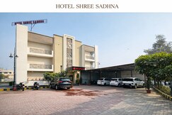 Hotel Shree Sadhna - Vrindavan Chhatikara Road